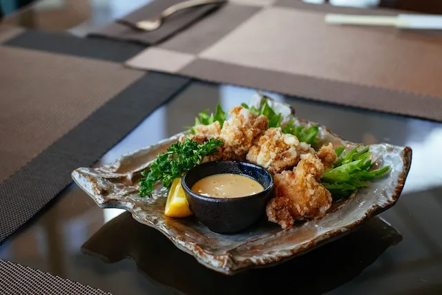 Gdzie zjeść w Stegnie smacznie na Pomorzu. Odkryj najlepsze restauracje.